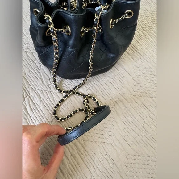 Chanel CC Chain Dweller Drawstring Bucket Bag Quilted Lambskin small Black - Picture 9 of 14
